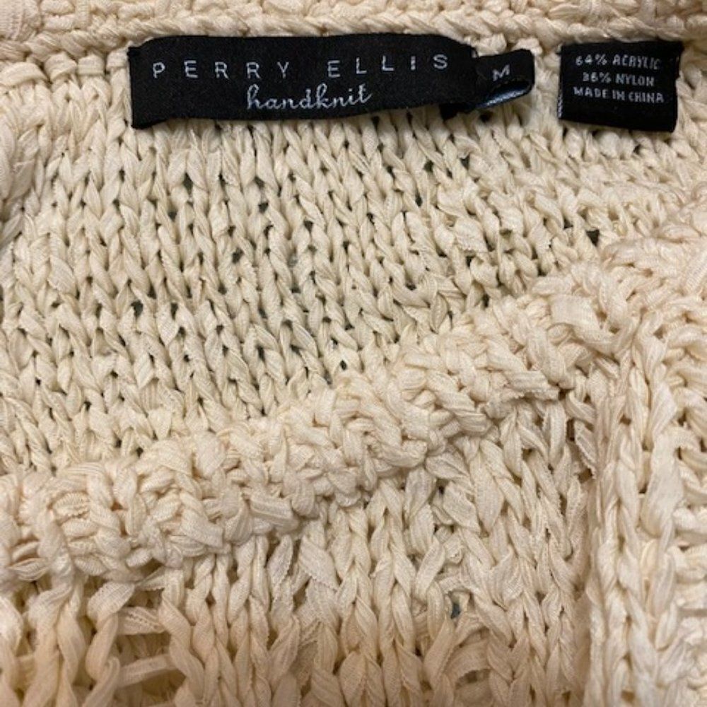 Perry Ellis cream knit sweater, size Medium - Picture 3 of 3